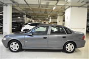 Opel Vectra 1.6 COMFORT