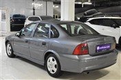 Opel Vectra 1.6 COMFORT